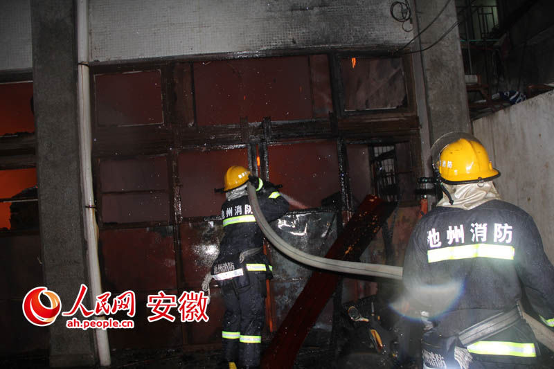 人民網合肥2月27日電(記者韓暢通訊員馬帥)2月27日凌晨,安徽省池州市石臺縣汽車站候車廳突燃大火,整個候車廳付之一炬,所幸并無人員傷亡。