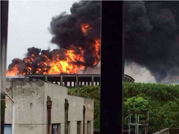 金山區石化物料倉儲起火