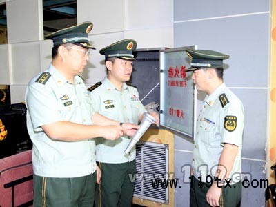 馬曉彬政委檢查社會單位消防設施完好情況