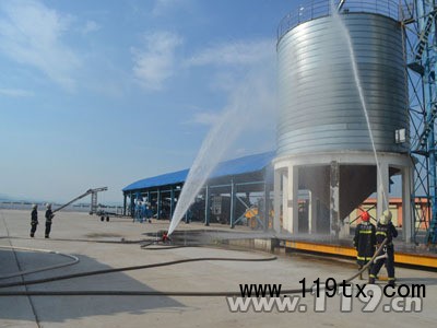 深入化工單位開展滅火實戰演練