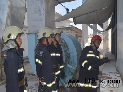 深入化工單位開展滅火實戰演練