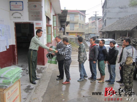 龍山34個(gè)鄉(xiāng)鎮(zhèn)街道有了義務(wù)消防隊(duì)(圖)