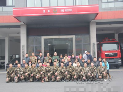 家長與戰士（孩子）合影