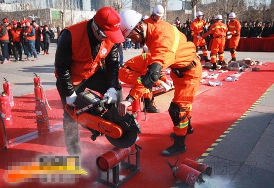 集中銷毀假冒偽劣消防產品