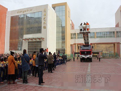 玉樹消防開展4.14紀念日學校應急疏散演練