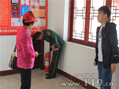 延邊和龍市多部門聯(lián)合開(kāi)展旅游景區(qū)消防安全檢查