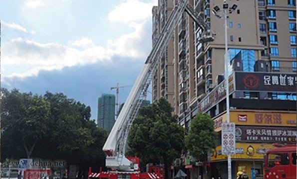 德化消防開展大型商業樓滅火救人演練 